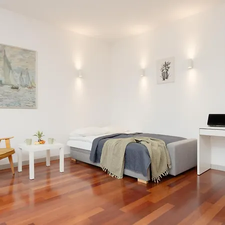Spacious Studio Muranow & Parking By Renters Apartment Warsaw